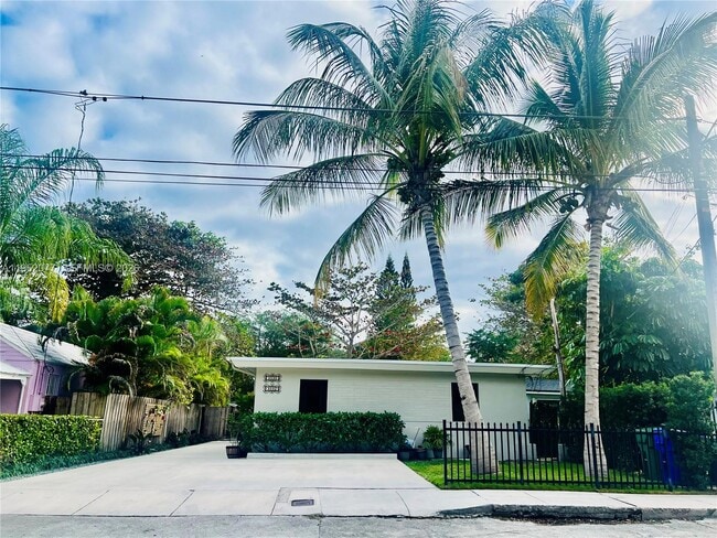 3532 Thomas Ave in Miami, FL - Building Photo - Building Photo