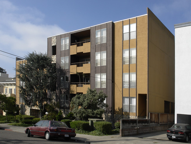 Euclid Plaza Apartments in Oakland, CA - Foto de edificio - Building Photo