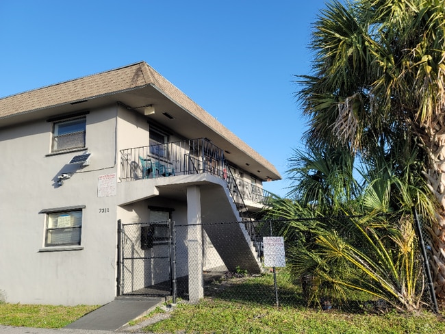 7311 NW 37th St