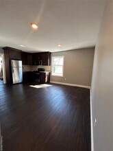 41 Chapman Pl in Bay Shore, NY - Building Photo - Building Photo