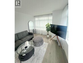438 Seymour St in Vancouver, BC - Building Photo - Building Photo