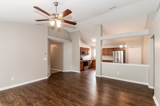 1821 Sheraton Lakes Cir in Middleburg, FL - Foto de edificio - Building Photo