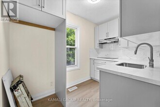 254 Bruce St in Oshawa, ON - Building Photo - Building Photo