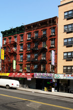 146 E Broadway in New York, NY - Building Photo - Building Photo