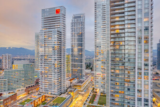 6000 Mckay Av in Burnaby, BC - Building Photo - Building Photo