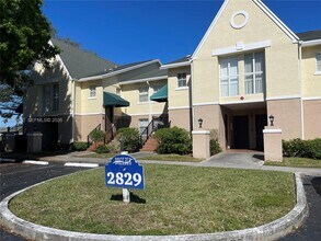 2829 N Course Dr in Pompano Beach, FL - Building Photo - Building Photo