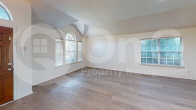 10105 Anne Dr in Frisco, TX - Building Photo - Building Photo