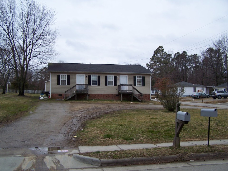 919 Goshen St in Oxford, NC - Building Photo