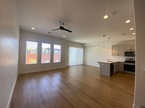 2724 Rain Tree St in Saint George, UT - Building Photo - Building Photo