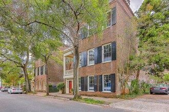 49 Smith St in Charleston, SC - Building Photo - Building Photo