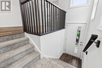 70 Kenesky Dr in Hamilton, ON - Building Photo - Building Photo