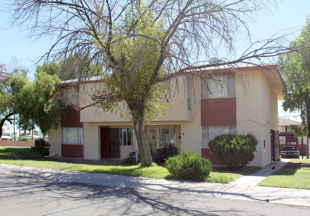 7919 E Kimsey Ln in Scottsdale, AZ - Foto de edificio