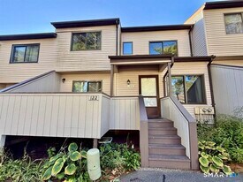 122 Cottonwood Rd in Newington, CT - Building Photo