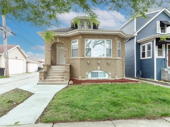 property at 4345 N McVicker Ave