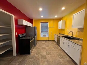 401 Constitution St in Emporia, KS - Foto de edificio - Building Photo