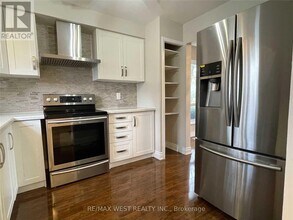 437 Silverstone Dr in Toronto, ON - Building Photo - Building Photo