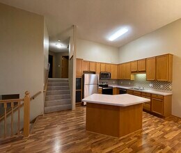 15115 Cimarron Ct in Rosemount, MN - Foto de edificio - Building Photo