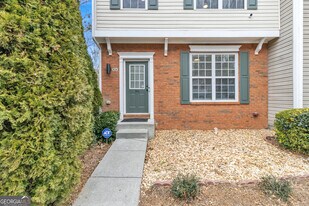 9155 Nesbit Ferry Rd in Alpharetta, GA - Building Photo