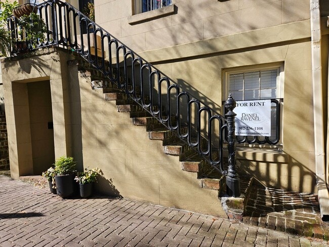 433 Barnard St in Savannah, GA - Building Photo - Building Photo