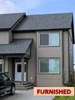8614-8682 82nd St in Fort St John, BC - Building Photo