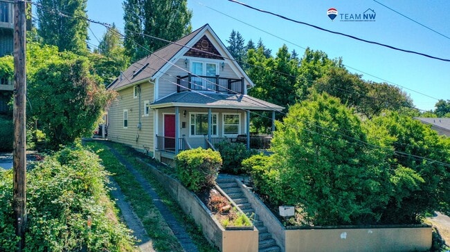 property at 516 Eastside St NE