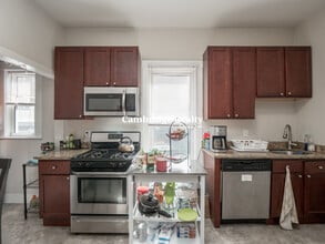44 Cameron Ave, Unit 1T in Somerville, MA - Building Photo - Building Photo