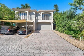 837 SW 11th Ct in Fort Lauderdale, FL - Building Photo - Building Photo