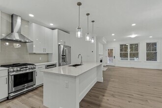 27 Lily Pond Ln in Lexington, MA - Building Photo - Building Photo