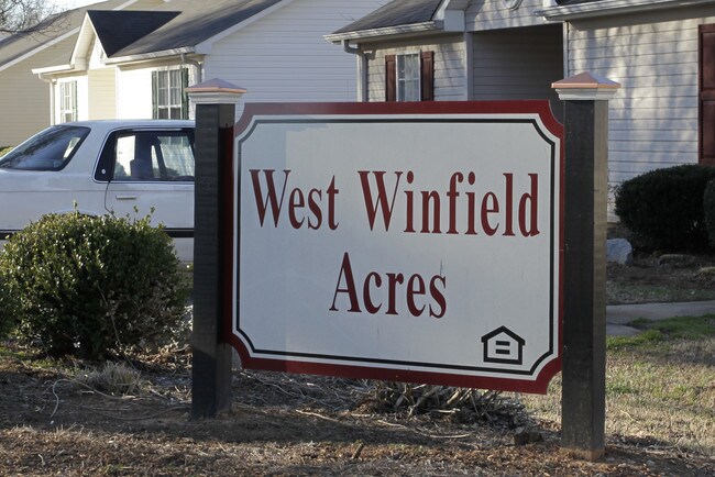 West Winfield Acres in Spartanburg, SC - Foto de edificio - Building Photo