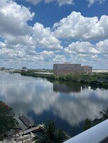 5099 NW 7th St in Miami, FL - Building Photo