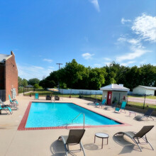 Village Creek in Commerce, TX - Foto de edificio - Building Photo