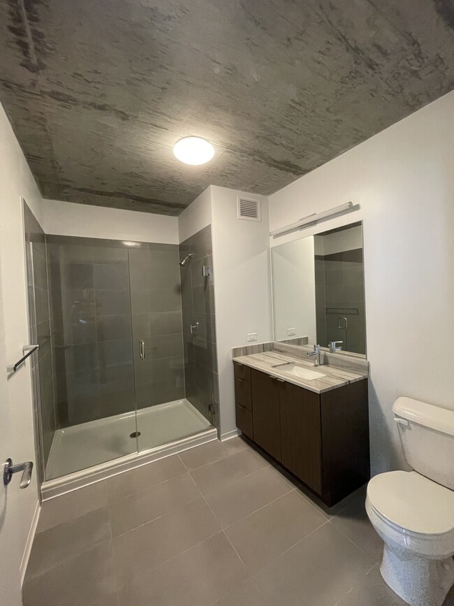 2211 S Wabash Ave in Chicago, IL - Building Photo - Building Photo