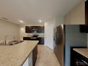 5994 Churchill Square Way in Groveland, FL - Building Photo - Building Photo