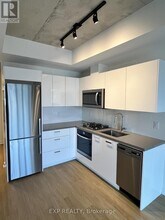 195 McCaul St in Toronto, ON - Building Photo - Building Photo