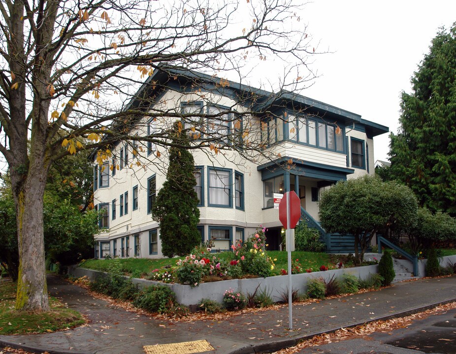 Westmoreland Apartments in Seattle, WA - Building Photo