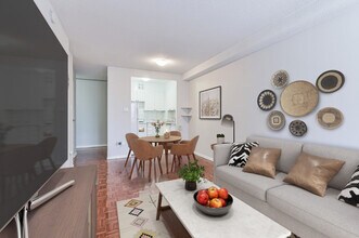 250 St George St in Toronto, ON - Building Photo - Building Photo