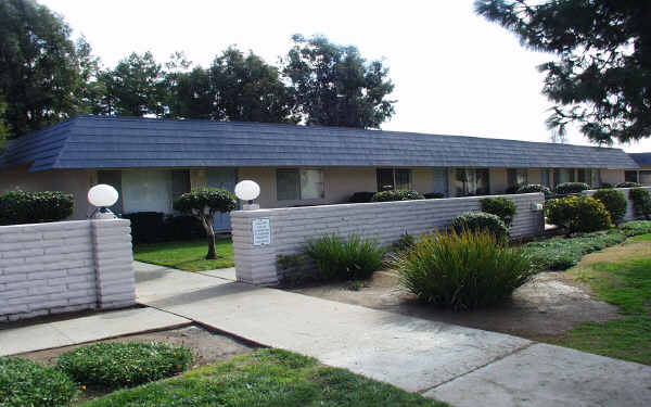 Brighton Village in Escondido, CA - Foto de edificio - Building Photo