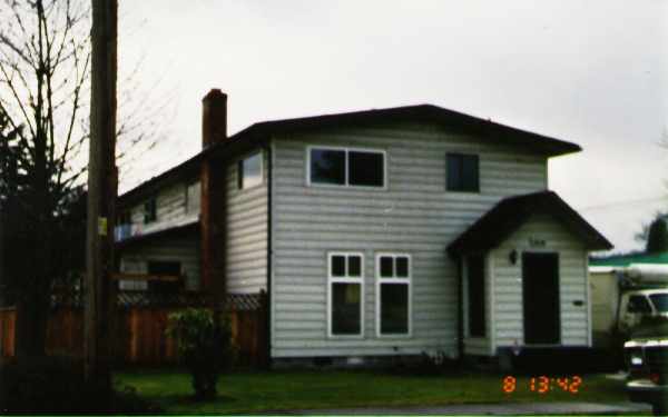 1018 W Main in Puyallup, WA - Building Photo