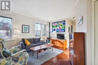 114 Vaughan Rd in Toronto, ON - Building Photo - Building Photo