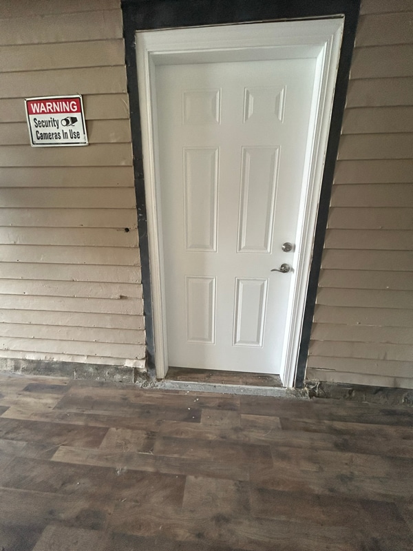 4 W Cecil Ave
