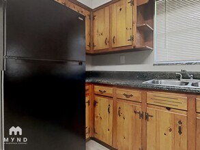 2677 Riggs Dr in East Point, GA - Building Photo - Building Photo