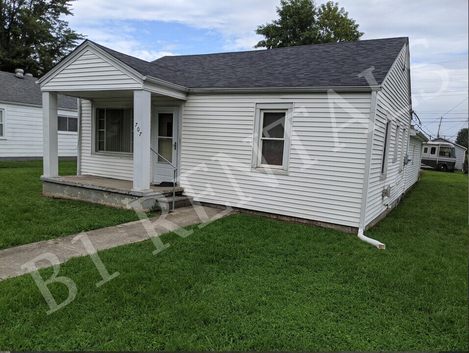 707 S Vine St in Seymour, IN - Building Photo