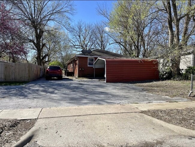 property at 1410 W Atlantic St
