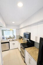 11596 NW 45th St in Coral Springs, FL - Foto de edificio - Building Photo