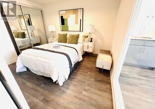 2 Manderley Dr in Toronto, ON - Building Photo - Building Photo