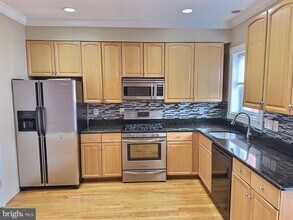 1227 Linden Pl NE in Washington, DC - Building Photo - Building Photo