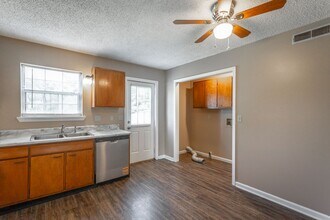 19-30 Iris Ln in Ringgold, GA - Building Photo - Building Photo