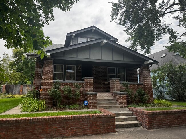 property at 3220 Franklin St