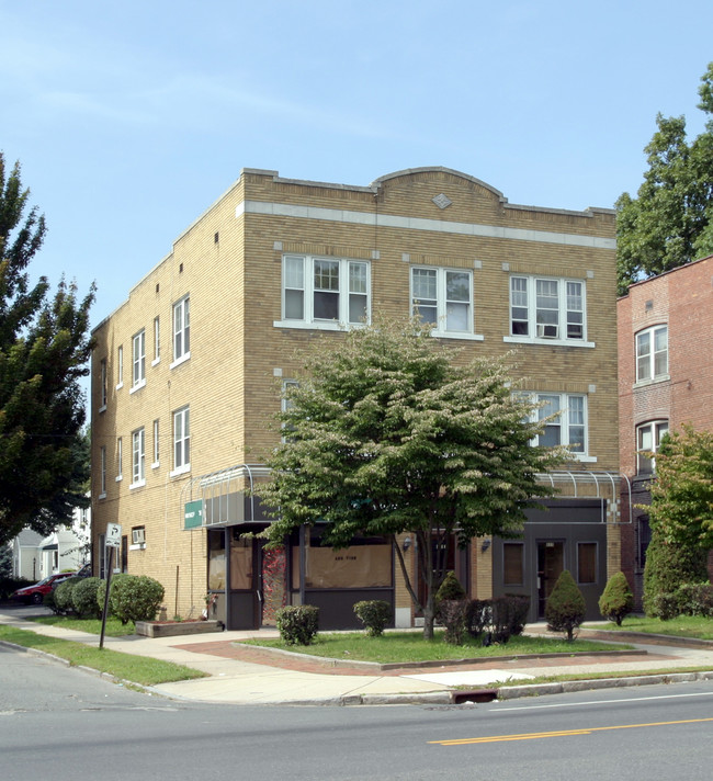 825-829 Wethersfield Ave in Hartford, CT - Building Photo - Building Photo