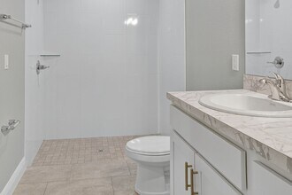 214 Center St in Daytona Beach, FL - Building Photo - Building Photo